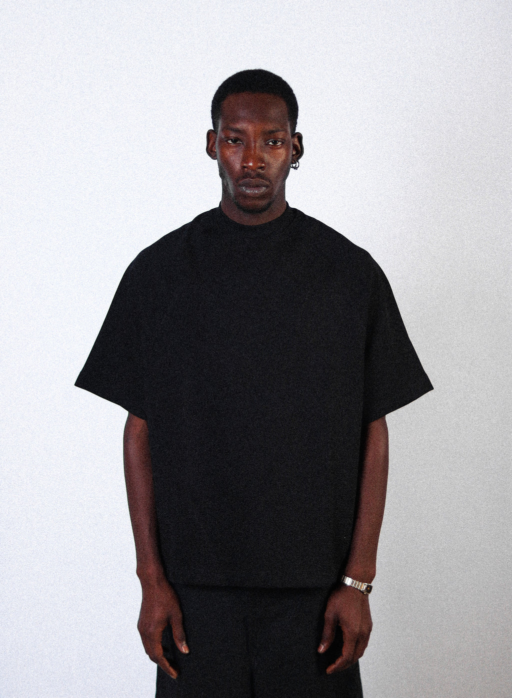BLACK RAGLAN TEE